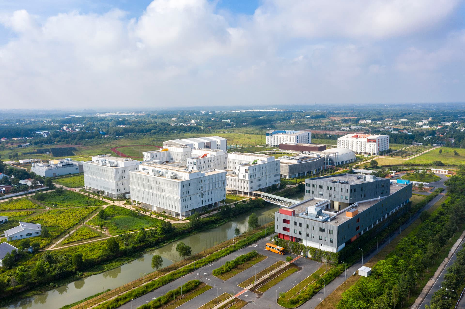 Ảnh bìa VGU - Vietnamese German University